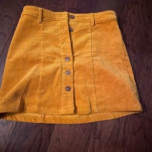 Womens yellow button skirt | size Small